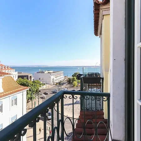 The Alecrim Nest - Between River And Chiado * 리스본